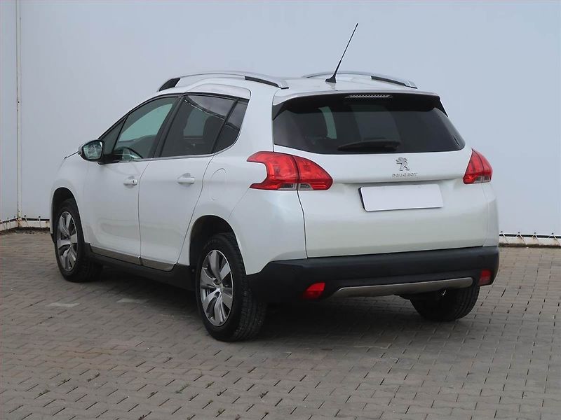 Peugeot 2008 (2013) 1.6 e-HDi, Navi, Tempomat - fotka 4 z 18