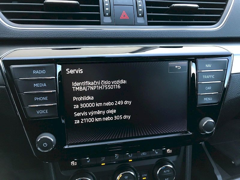Škoda Superb (2017) GRT STY TD 140/2.0 A6F - fotka 22 z 27