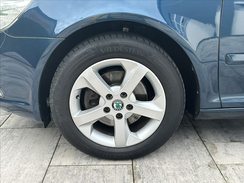 Škoda Octavia 1,8 TSI 152PS  II FL Family - fotka 36 z 44