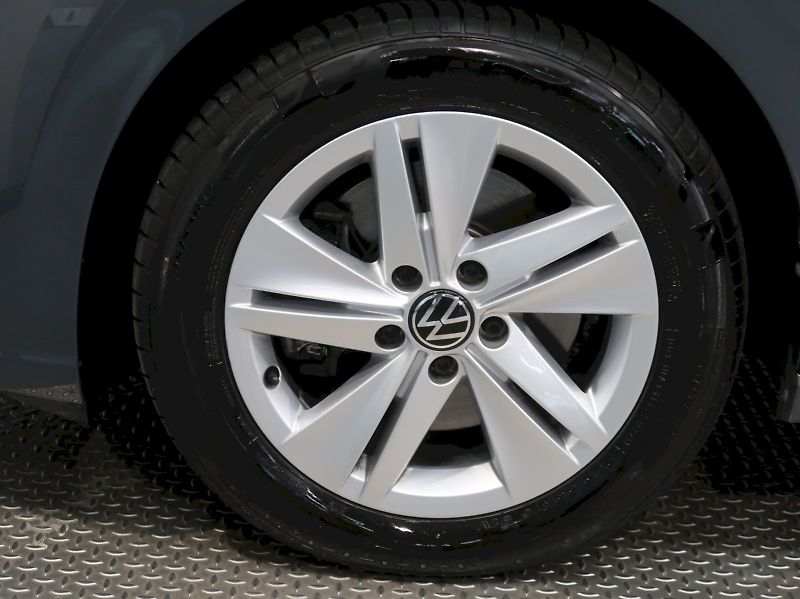 Volkswagen Golf (2024) VARIANT 2.0TDI 110KW DSG - fotka 12 z 34