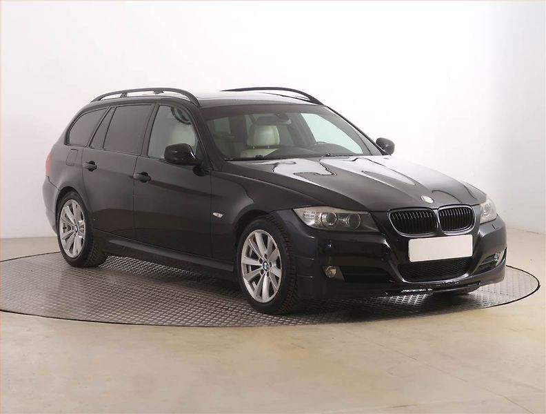 BMW Řada 3 (2009) 320 i, Navi, Xenony, Tempomat - fotografie inzerátu