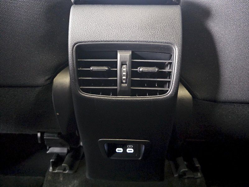 Toyota Corolla Cross (2024) 1.8HEV 140k STYLE TECH - fotka 21 z 23