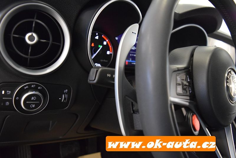 Alfa Romeo Stelvio 2.2 JTD Q4 SPORT 150 kW - DPH - fotka 36 z 60