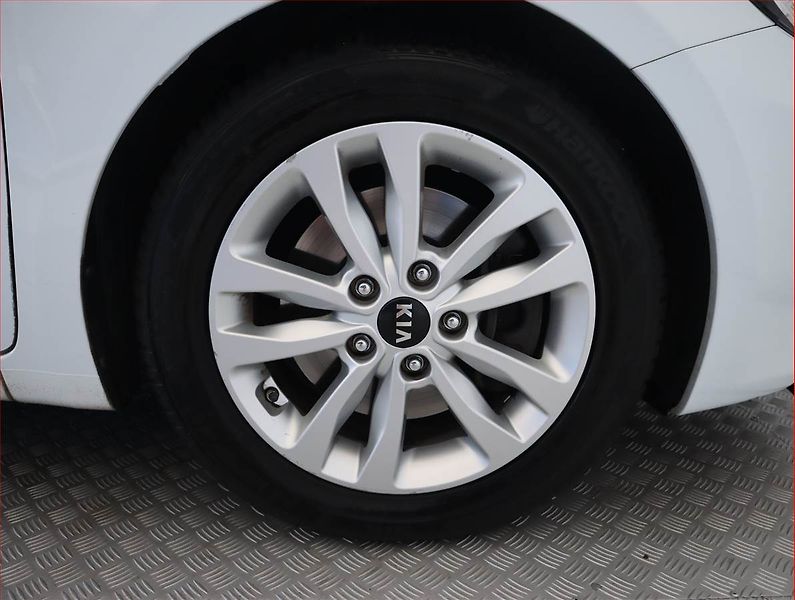 Kia Ceed (2018) 1.4 MPI, Serv.kniha, Navi - fotka 15 z 19