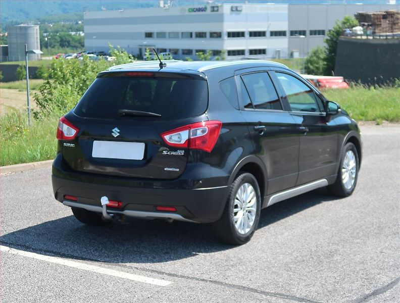 Suzuki SX4 S-Cross (2014) Elegance 1.6 VVT AllGrip, 4X4 - fotka 5 z 13