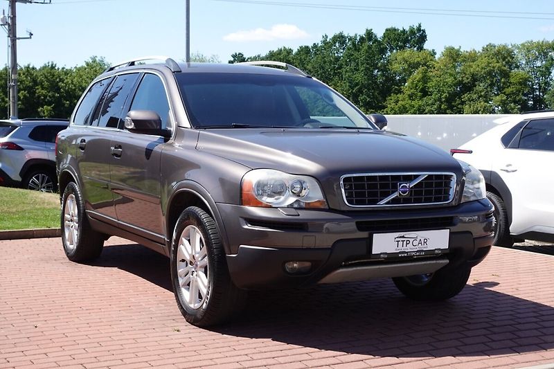Volvo XC90 ZLEVNĚNO 2,4D5 136kW Summum 4x - fotka 3 z 28
