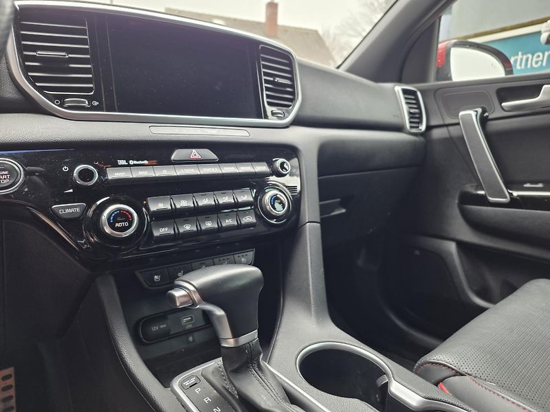 Kia Sportage 1.6-GT-line-1.majitel-TOP STAV - fotka 21 z 32