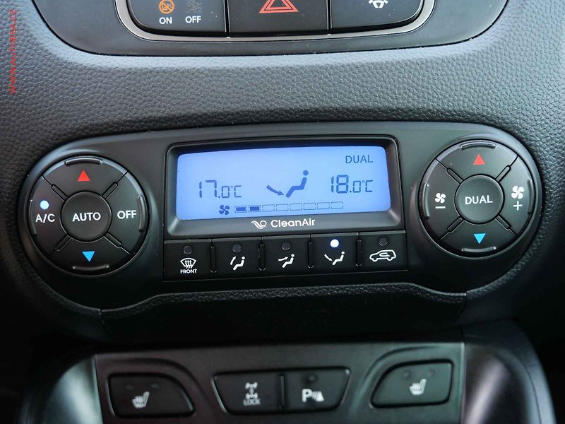 Hyundai ix35 (2013) 2.0 CRDi 4x4, ČR, xenon - fotka 15 z 19