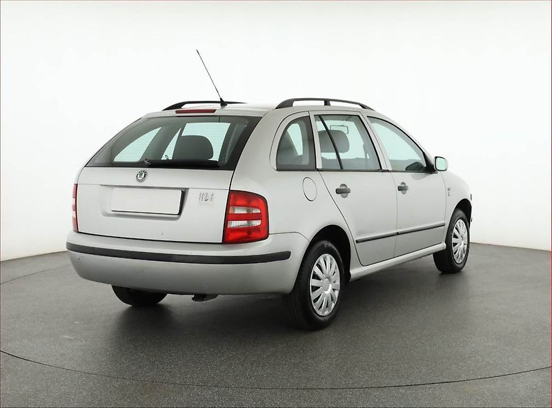 Škoda Fabia (2001) 1.4, po STK, jezdí skvěle - fotka 5 z 12