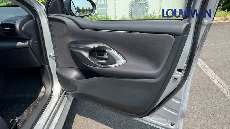 Toyota Yaris 1.5 HEV CVT COMFORT - fotka 16 z 25