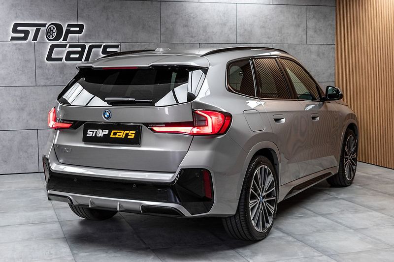 BMW iX1 xDrive30 REZERVACE - fotka 6 z 47