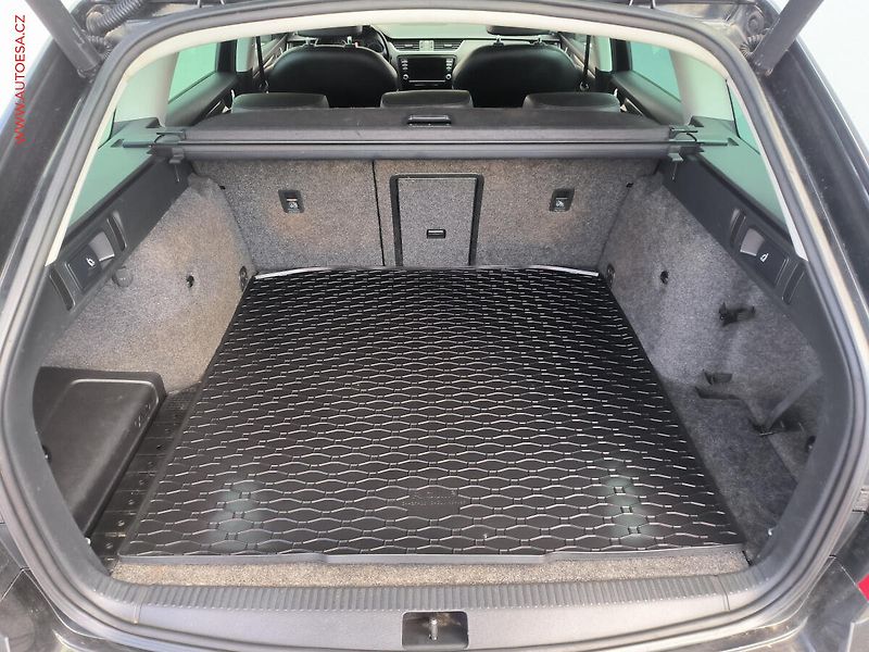 Škoda Octavia (2015) 2.0 TDi 4x4, Scout, DSG - fotka 7 z 28