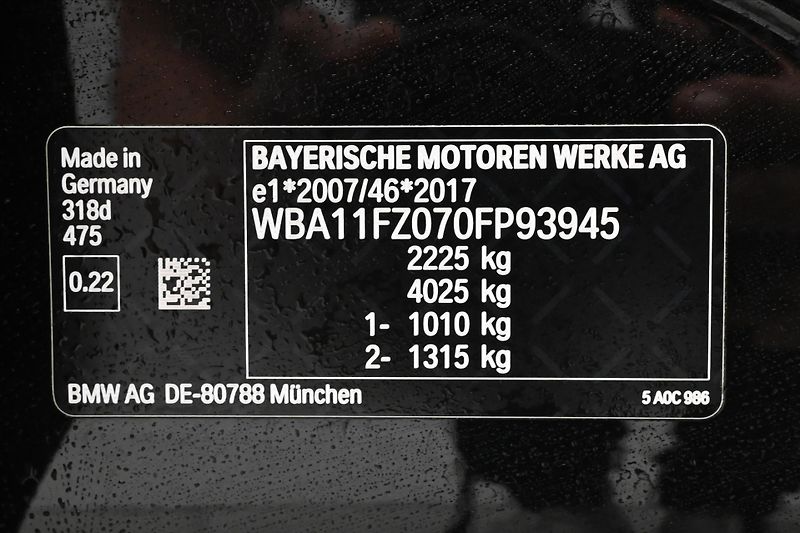 BMW Řada 3 2,0 318d Facelift Záruka až 5 - fotka 11 z 26