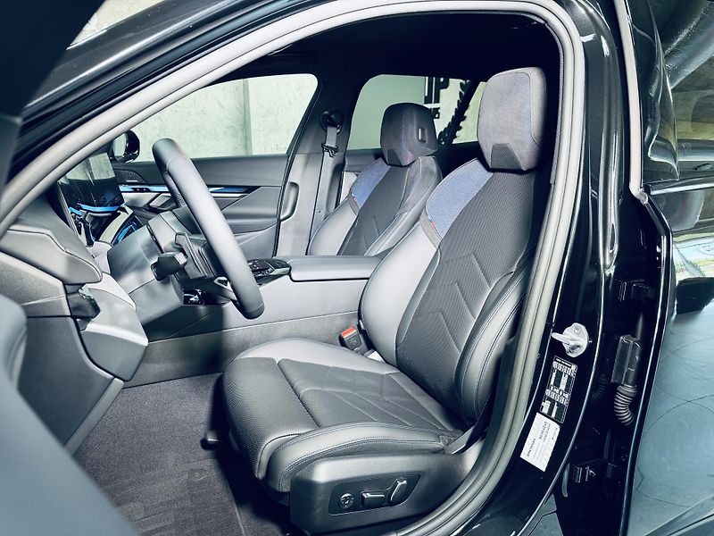 BMW Řada 5 (2025) 520i*ZÁRUKA*TAŽNÉ*HARM&KARDON - fotka 20 z 43