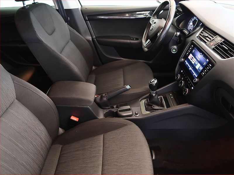 Škoda Octavia (2019) Ambition 1.6 TDI, Tempomat - fotka 9 z 15
