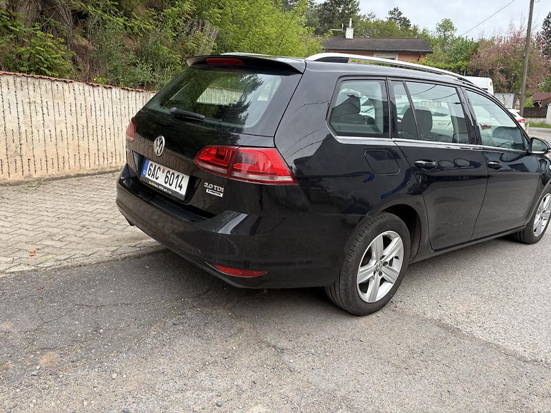 Volkswagen Golf (2017) kombi 2,0TDI Bluemotion - fotka 9 z 23