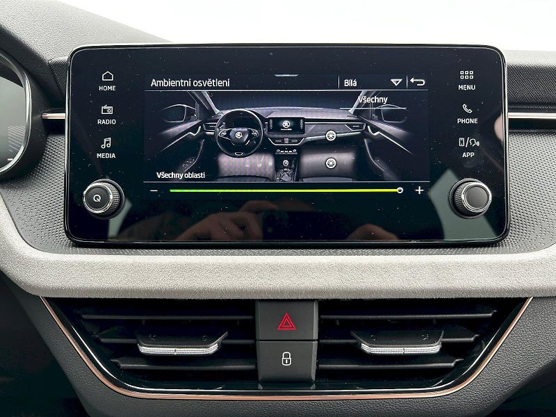 Škoda Kamiq (2024) 1.0 TSI 85kW MP6 Top Selection - fotka 17 z 35