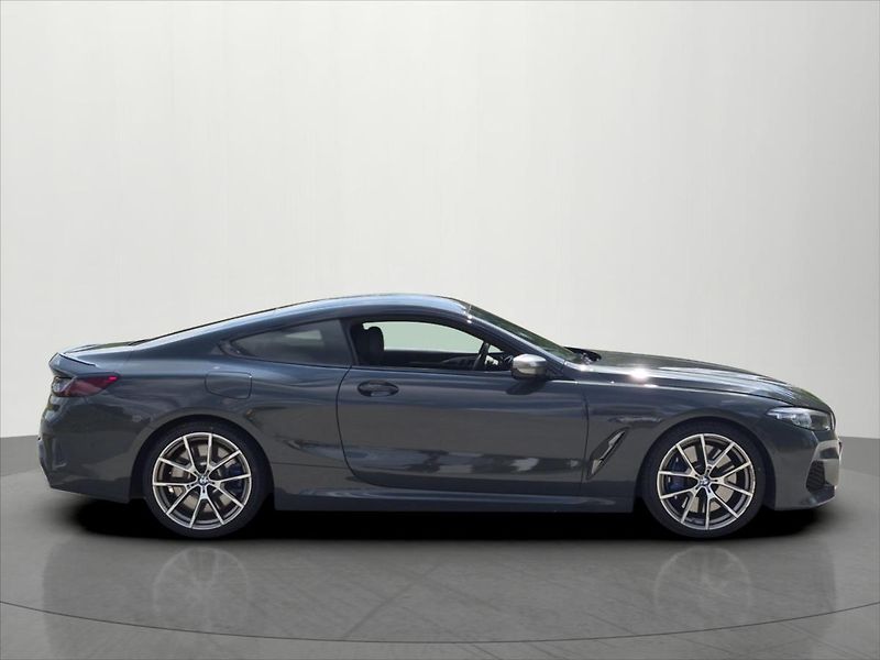 BMW Řada 8 4,4 V8 390 Kw M850i xDrive DPH - fotka 8 z 28