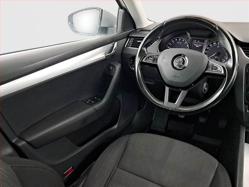 Škoda Octavia (2016) 2.0 TDI, Navi, Tempomat - fotka 7 z 20