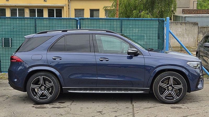Mercedes-Benz GLE 450d 4Matic/AMG/21/ČR - fotka 7 z 25