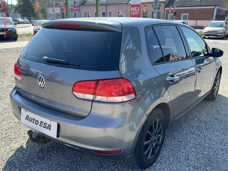 Volkswagen Golf (2010) 1.4i, ČR, AC, TZ - fotka 4 z 16