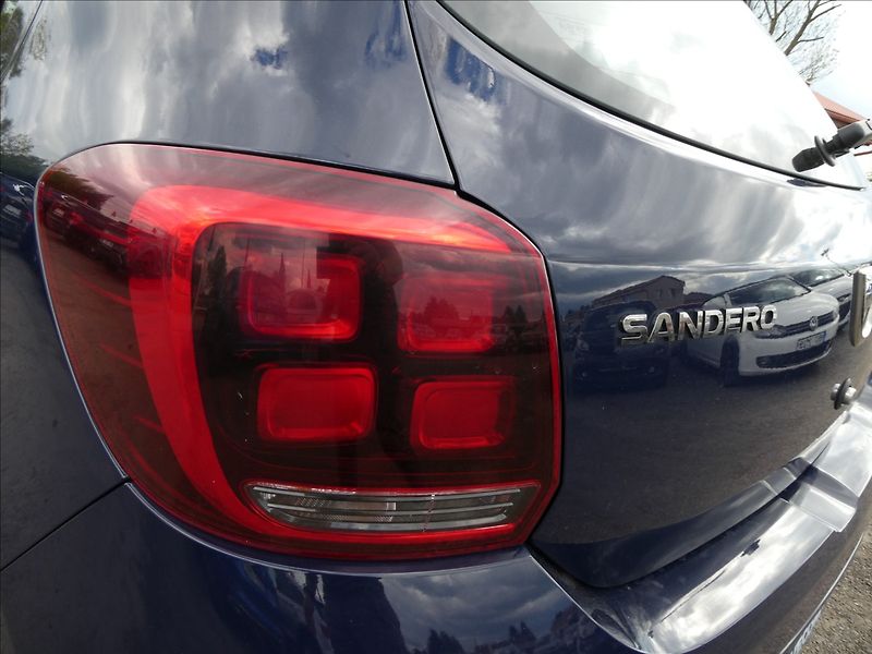 Dacia Sandero 1,0 SCe 54kW serviska, ČR - fotka 11 z 40