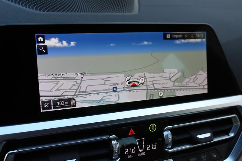 BMW Řada 3 M340i xDrive Sedan - fotka 20 z 25