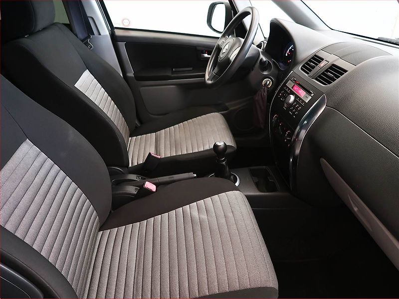 Suzuki SX4 (2013) 1.6 VVT, 4X4, Serv.kniha - fotka 9 z 15