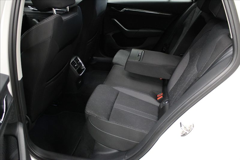Škoda Octavia 2,0 TDI DSG Style 1.majitel CZ - fotka 12 z 36