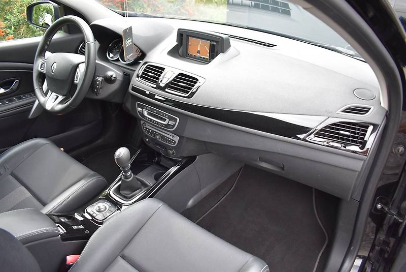 Renault Mégane 1,9 DCi BOSE,96KW,NAVI,PĚKNÝ - fotka 14 z 19