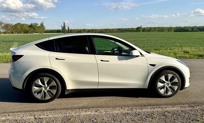 Tesla Model Y (2023) Test Baterie 92,4% - fotka 3 z 14