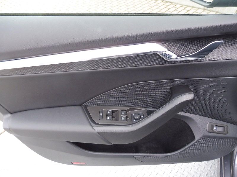 Škoda Octavia (2023) Combi iV Style 1,4 TSI PHEV 15 - fotka 21 z 31
