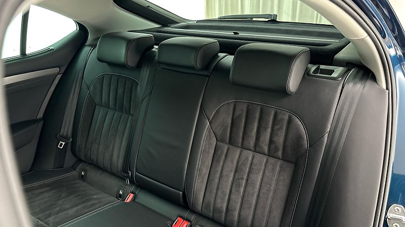 Škoda Superb 2.0 TDI DSG 4x4 Style - fotka 16 z 33