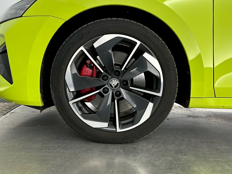 Škoda Octavia (2025) Combi DSG 2.0TSI 195kW RS - fotka 36 z 36