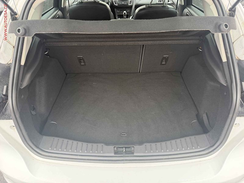 Ford Focus (2015) 2.0 TDCi, Titanium, AT, bixen - fotka 7 z 18