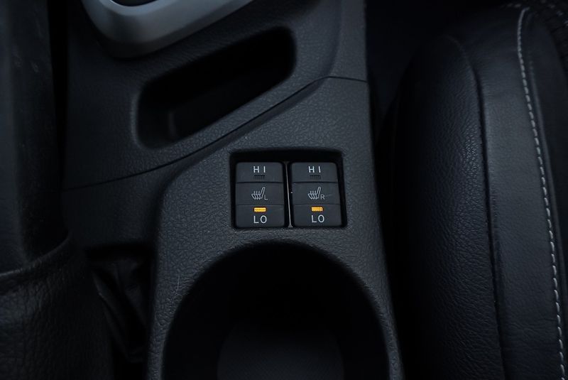 Toyota Auris 1.8i/Hybrid/Pano/NAVI/ - fotka 20 z 27