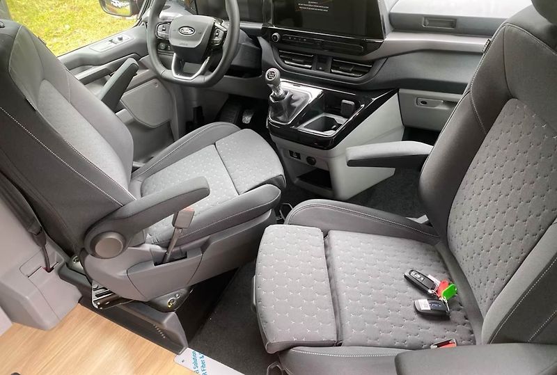 Ford Tourneo Custom Nugget 320 L1 Manual - fotka 7 z 18