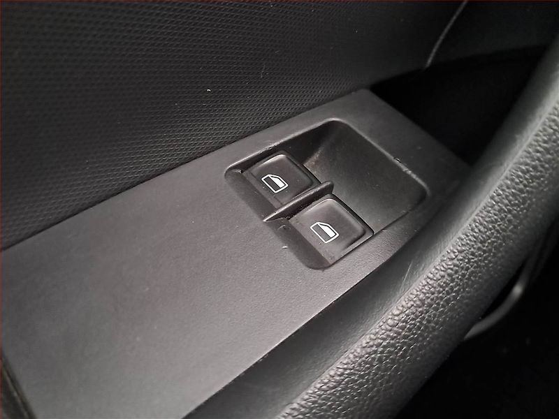 Škoda Rapid (2015) Spaceback 1.6 TDI, ČR,1.maj - fotka 17 z 18