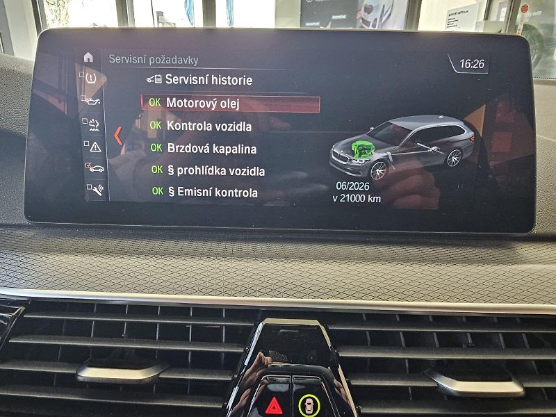 BMW Řada 5 540d xDrive - fotka 22 z 26