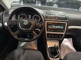 Škoda Octavia 1,4   TSI FAMILY XENON ŠÍBR TZ - náhled 23
