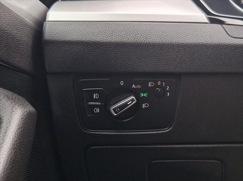 Volkswagen Passat 1,4 TSI 110kW SENZORY AUTOAC - fotka 41 z 42
