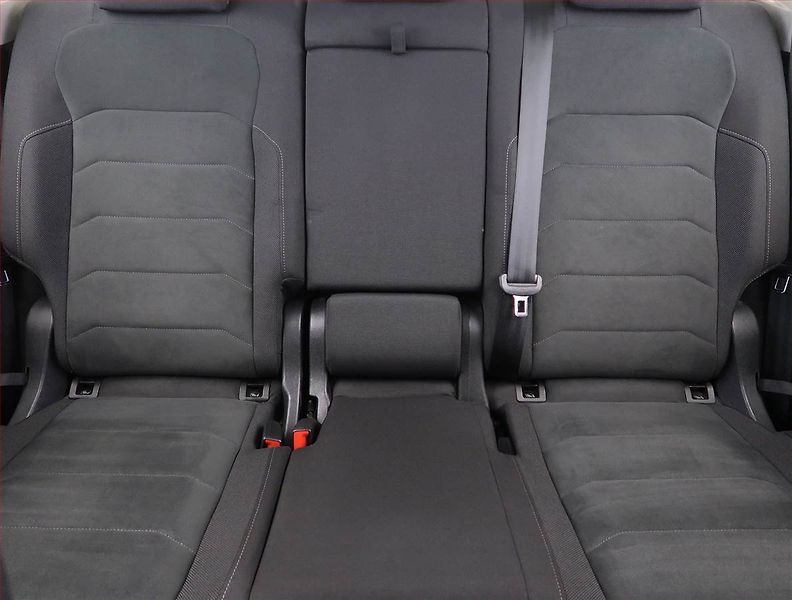Volkswagen Tiguan Allspace (2022) Life 2.0 TDI, digi klima - fotka 10 z 31