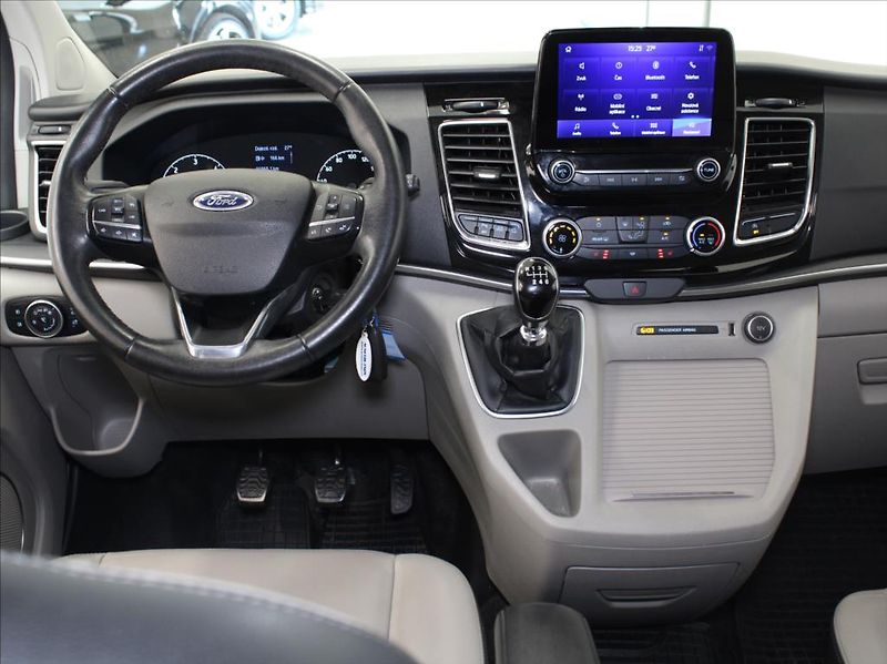 Ford Tourneo Custom 2,0 TDCi Titanum X 8-míst ČR - fotka 8 z 22