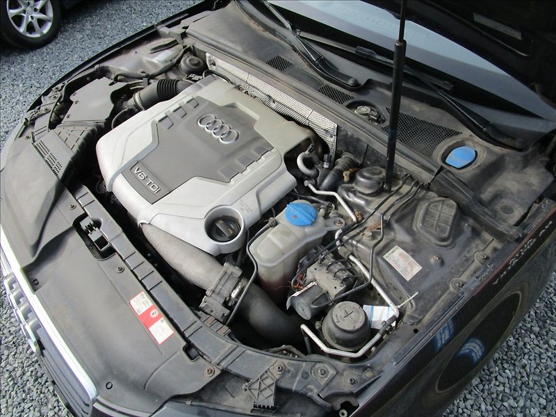 Audi A4 Avant 3.0TDi V6 Quattro, Bi-xe - fotka 39 z 41