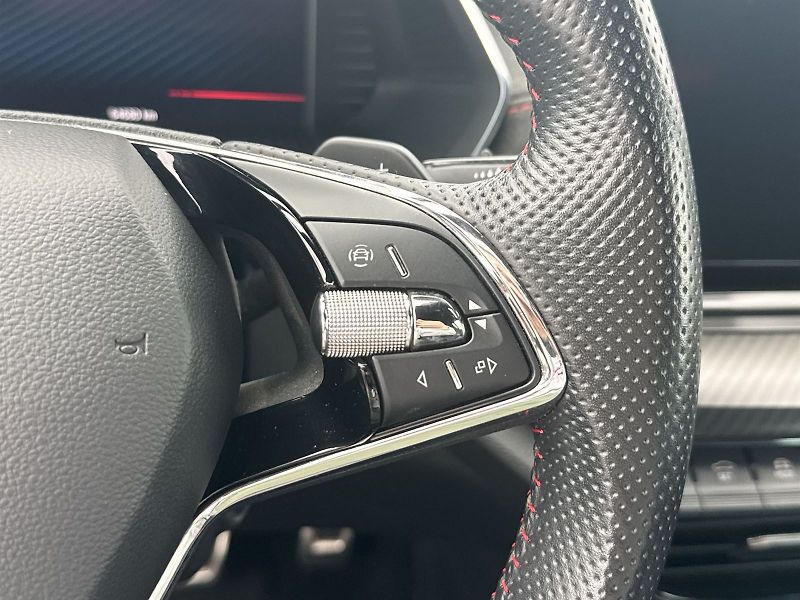 Škoda Octavia (2021) 2.0 TSI DSG RS - fotka 24 z 36