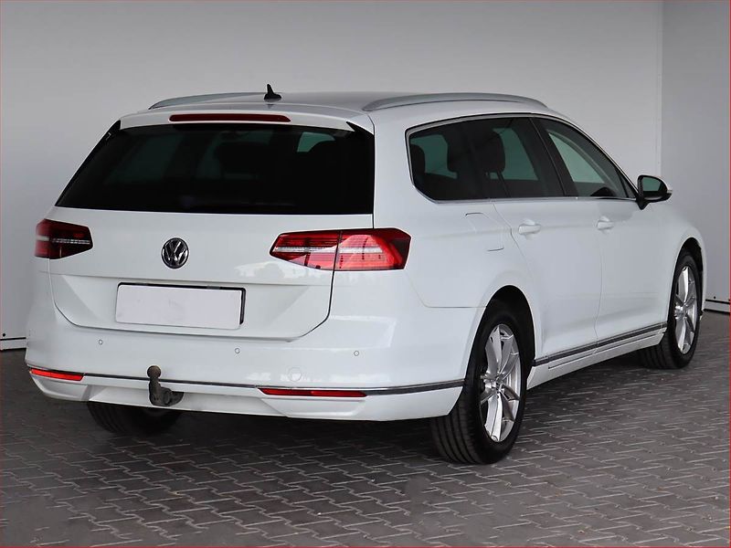Volkswagen Passat (2018) Highline 2.0 TDI, Automat - fotka 5 z 27