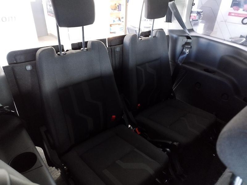 Ford Tourneo Connect (2015) 1.6TDCI,85kW,7-MÍST - fotka 9 z 24