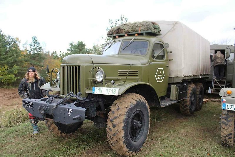 Setkání s názvem Kozinec, které se uskutečňuje dvakrát do roka, vždy na jaře a na podzim, je pro vyznavače vojenské historické techniky plné zážitků.