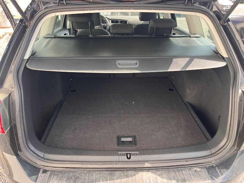 Volkswagen Golf (2014) 1.6TDI Serviska,TOP STAV - fotka 11 z 30