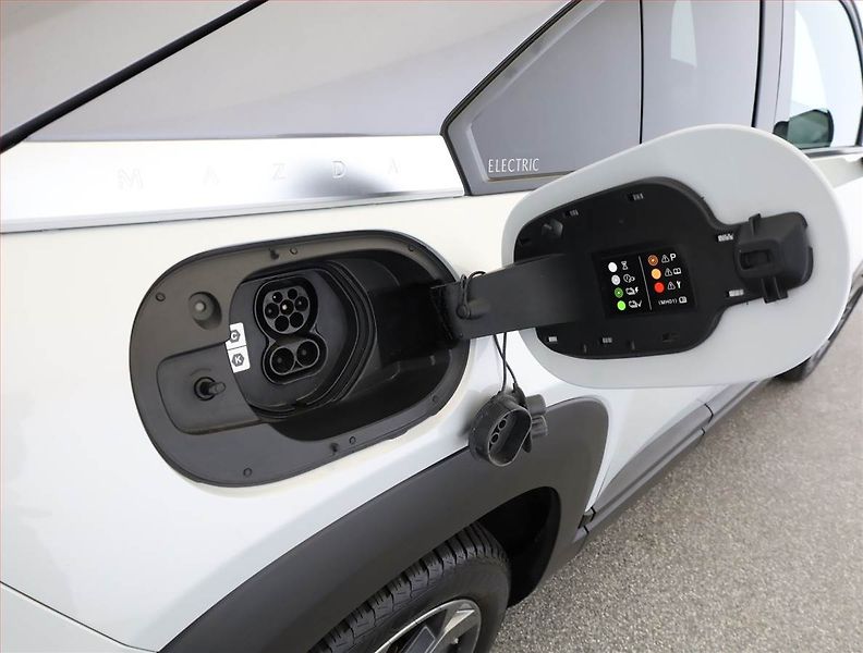Mazda MX-30 (2020) e-Skyactiv, Automat, Kůže - fotka 21 z 22